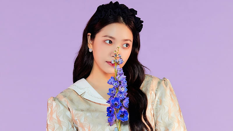 Red Velvet Yeri: A Young Star in Music and Variety